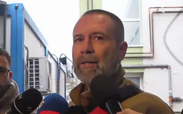 «Δεν είναι εύκολα τα πράγματα, έχει χτυπήσει στο κεφάλι», λέει ο πατέρας του 20χρονου τραυματία του τροχαίου στη Ρουμανία