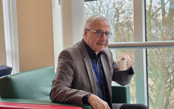 Πρωϊνός καφές με τον ευρωβουλευτή Γιάννη Μανιάτη (βίντεο)