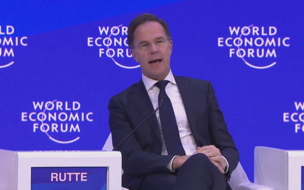 Νταβός: Ο Ρούτε διαβεβαιώνει τον Τραμπ ότι οι σύμμαχοι του ΝΑΤΟ «θα είναι στο πλευρό» των ΗΠΑ