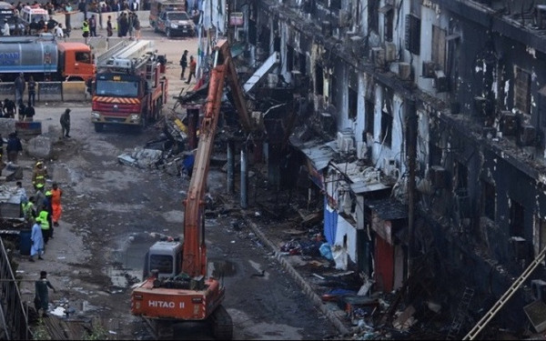 Νέος τραγικός απολογισμός μετά τη φωτιά στο Πακιστάν - Τουλάχιστον 55 οι νεκροί