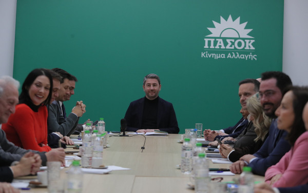 Σε θέση (εσωκομματικής) μάχης οι... φυλές του ΠΑΣΟΚ