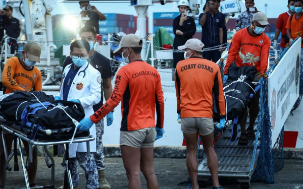 Ναυάγιο φέρι στις Φιλιππίνες: Τουλάχιστον 15 νεκροί και δεκάδες αγνοούμενοι