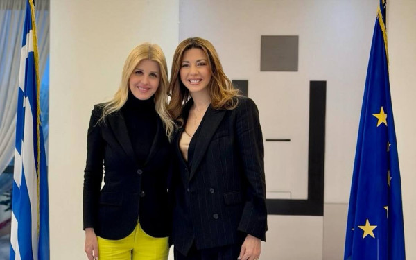 Έλενα Ράπτη: Συνάντηση με τη Σοφία Ζαχαράκη για καμπάνια ενημέρωσης νέων σχετικά με το «χάπι του βιασμού»