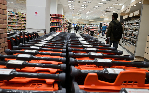 Ακλόνητο το παγόβουνο της ακρίβειας  - Νέες ανατιμήσεις 10% σε αγαθά πρώτης ανάγκης