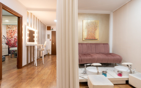 Sweet Zen Nails & Spa: Η τέχνη της ομορφιάς και της χαλάρωσης στην Καλαμαριά