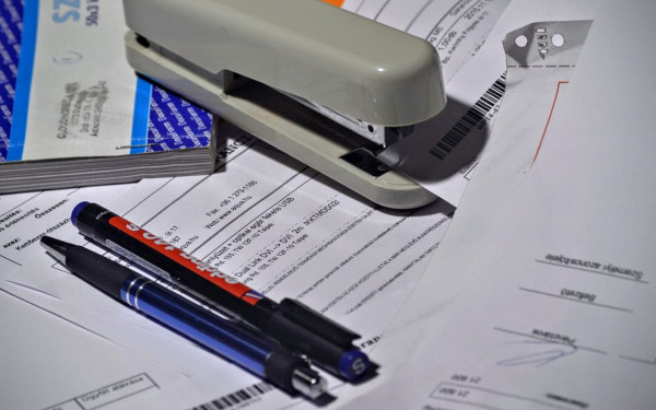Υποχρεωτικά από τη Δευτέρα 2 Φεβρουαρίου τα ηλεκτρονικά τιμολόγια - Ποιες επιχειρήσεις αφορούν