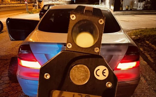 Θεσσαλονίκη: Συνελήφθησαν νεαροί που έτρεχαν με 180 χιλιόμετρα την ώρα σε κόμβο του περιφερειακού