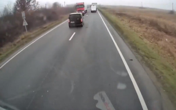 ΠΑΟΚ: Μαρτυρία Έλληνα γιατρού αποκαλύπτει τις συνθήκες της τραγωδίας με τους οπαδούς στη Ρουμανία - Το σύστημα lane assistance φέρεται να «μπλόκαρε» το τιμόνι