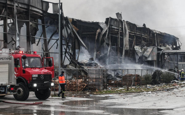 Τραγωδία στο εργοστάσιο «Βιολάντα»: Στιγμές τρόμου για τους εργαζόμενους - Έπεφτε το ταβάνι γύρω τους (βίντεο)