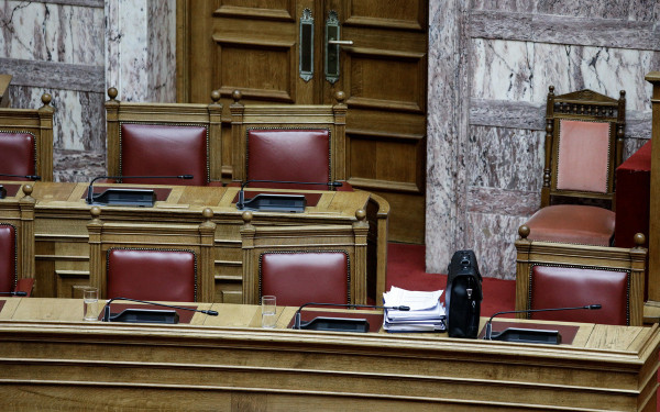 Τα τέσσερα συν ένα σενάρια για κυβέρνηση συνεργασίας