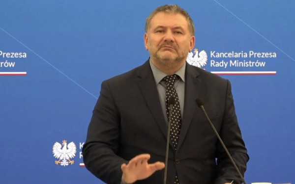 Πολωνία: Πρόστιμο στον υπουργό Δικαιοσύνης γιατί δεν παραχώρησε προτεραιότητα σε πεζή – Ενώ οδηγούσε και έδινε συνέντευξη