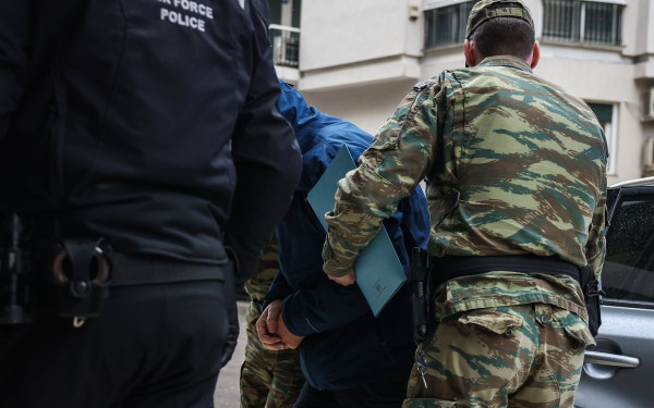 Στο Αεροδικείο Αθηνών ο συλληφθείς σμήναρχος που κατασκόπευε για την Κίνα - Απολογείται σε στρατιωτικό εισαγγελέα