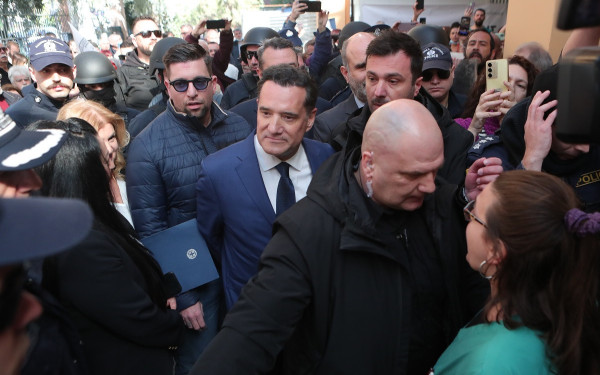 Επεισόδια στο νοσοκομείο Νίκαιας, συνελήφθη γιατρός - Γεωργιάδης: Κινδύνευσε η σωματική μου ακεραιότητα (βίντεο)