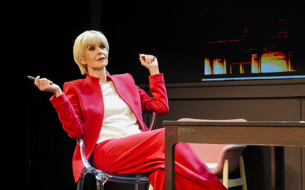 Κάτια Δανδουλάκη: «Έχω μια μεγάλη οικογένεια στο θέατρο που είναι σταθερή»