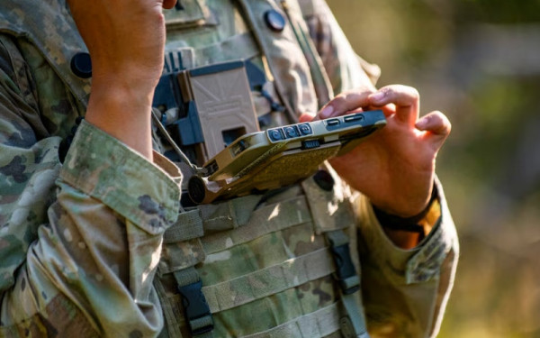 Η THEON International εξασφαλίζει 41 εκατ. ευρώ σε νέες παραγγελίες από ΝΑΤΟ και Μέση Ανατολή