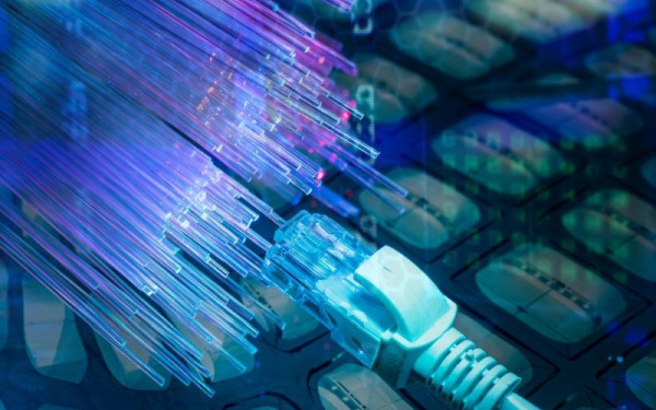 Η Ελλάδα σε ράλι υπερυψηλής ταχύτητας Internet: Ultra-Fast Broadband φέρνει 60% κάλυψη οπτικών ινών
