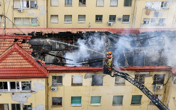 Ισπανία: Νεκροί πέντε άνθρωποι από πυρκαγιά σε κτήριο - Φόβοι για ανήλικα θύματα