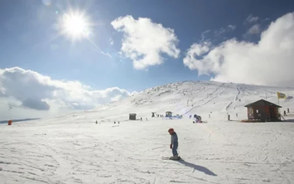Έρευνες για τον εντοπισμό σκιέρ στο Καϊμακτσαλάν