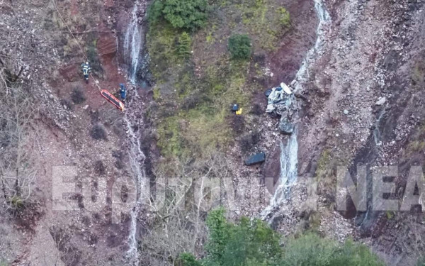 Θρίλερ στο Καρπενήσι: Ακέφαλη σορός εντοπίστηκε μετά από πτώση οχήματος σε γκρεμό (βίντεο)
