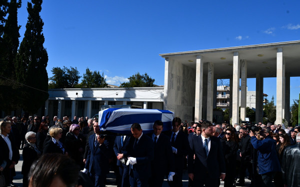 Στο Α’ Νεκροταφείο Αθηνών τελέσθηκε η κηδεία της Άννας Ψαρούδα-Μπενάκη