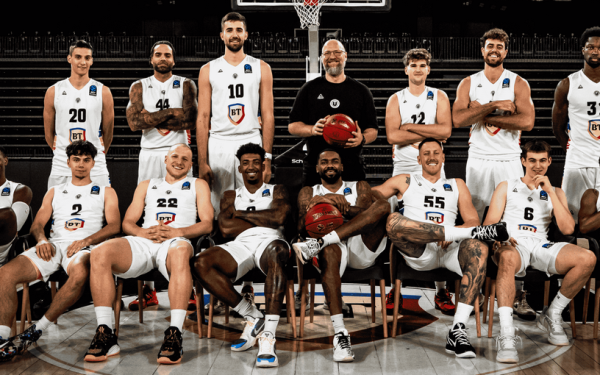 Μπάσκετ: Η ιστορία της Κλουζ, η παράδοση με τον Άρη και ο Θεσσαλονικιός που βρίσκεται στον πάγκο της