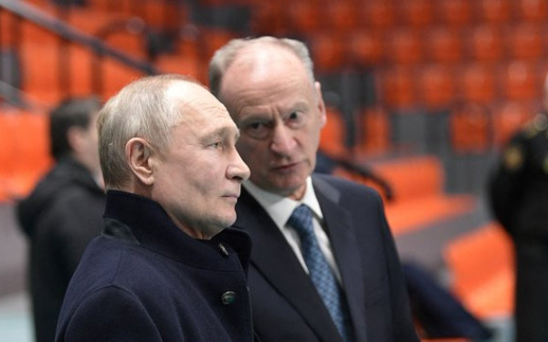 Στενός βοηθός του Πούτιν προειδοποιεί την Ευρώπη να μην συλλάβει τα Ρωσικά πλοία: «Μπορούμε να αναπτύξουμε το Πολεμικό Ναυτικό»