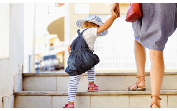 Έρχονται οι νταντάδες της γειτονιάς