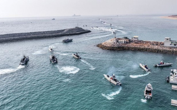 Συναγερμός στα Στενά του Ορμούζ: Επείγον σήμα του Υπουργείου Ναυτιλίας στα ελληνικά πλοία για παρεμβολές