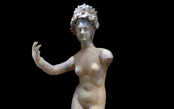 Αρχαιολογικό Μουσείο Βέροιας: Ειδώλιο Αφροδίτης που εμφανίζει τη θεά με νεανικό, εύπλαστο σώμα