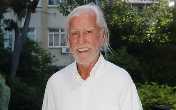 «Έφυγε» ο Λάκης Ραπτάκης: Ο θρύλος που «έστησε» τη διασκέδαση σε Αθήνα και Θεσσαλονίκη