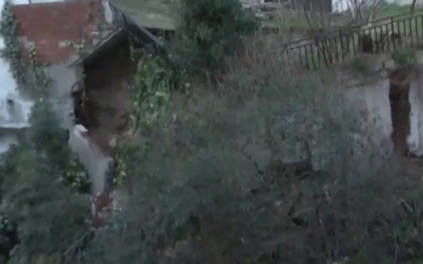 Θεσσαλονίκη: Κατολίσθηση στις Συκιές - Ολόκληρη πλαγιά απειλεί κατοικίες (βίντεο)