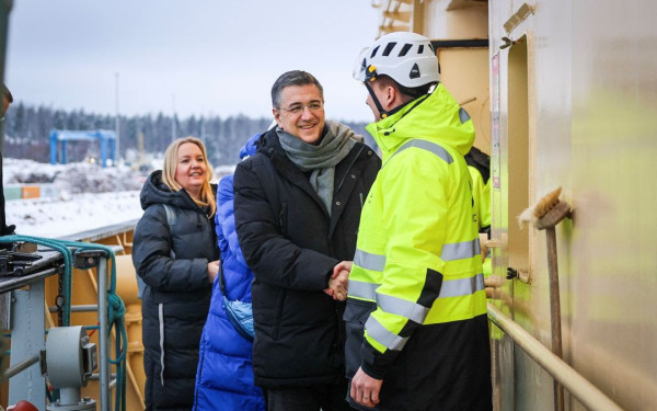 Στην Φιλανδία ο Απόστολος Τζιτζικώστας - Συμμετείχε σε επιχείρηση παγοθραυστικού