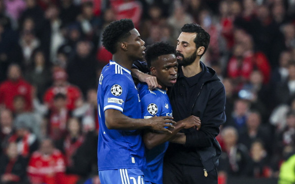 Champions League: Σάλος με τη ρατσιστική επίθεση του Πρεστιάνι κατά του Βινίσιους - Η επίμαχη λέξη και το πρωτόκολλο Χ (βίντεο)