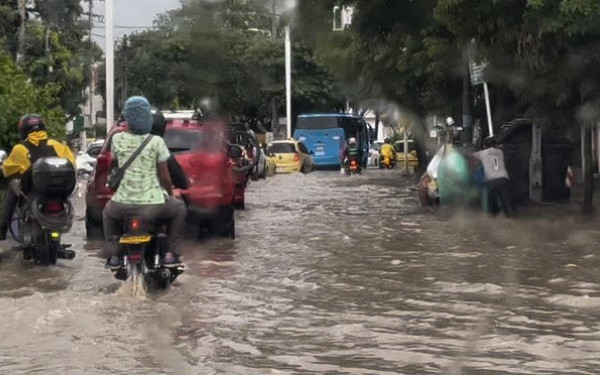 Κολομβία: Οι καταρρακτώδεις βροχές στέρησαν την ζωή από 22 άτομα - Πλημμυρισμένα 9.000 νοικοκυριά