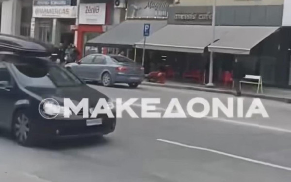 Θεσσαλονίκη: Άγριος ξυλοδαρμός 62χρονου από πατέρα ανήλικου έξω από τα δικαστήρια μετά από αναβολή δίκης για παράσυρση (βίντεο)