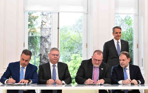 «Έπεσαν οι υπογραφές» Ελλάδας και Chevron για τους υδρογονάνθρακες -Ποια τα επόμενα βήματα