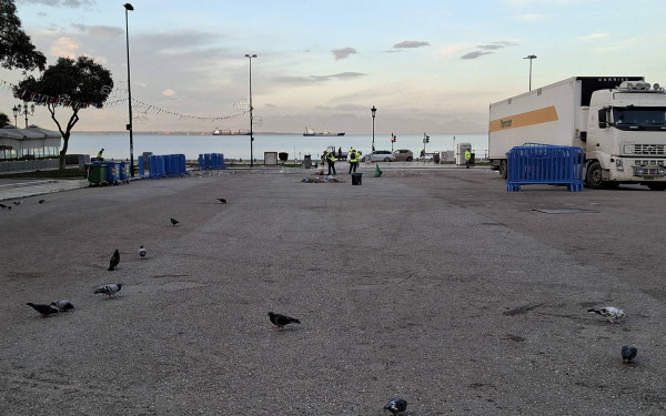 Καθαρή η Θεσσαλονίκη μετά το καρναβάλι: Η επιχείρηση ξεκίνησε αμέσως μετά την πορεία των καρναβαλιστών