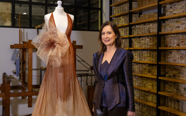 Denise Ελευθερίου: Από το ατελιέ της πλατείας Αριστοτέλους σε μια σπουδαία εμπειρία τέχνης στο Μουσείο Μπενάκη