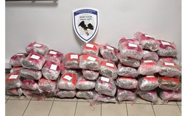 Θεσσαλονίκη: Χειροπέδες σε έναν 42χρονο για ναρκωτικά - Πάνω από 60 κιλά κάνναβης στην κατοχή του