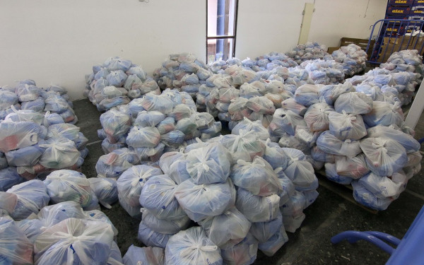 Το παρασκήνιο πίσω από το μπλόκο στο πρόγραμμα 400 εκατ. ευρώ για απόρους