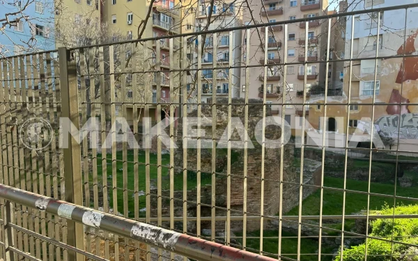 Θεσσαλονίκη: Κοινό σχεδιασμό ψάχνουν ΕΦΑΠΟΘ και δήμος Θεσσαλονίκης για τα κάγκελα στη Ναυαρίνου