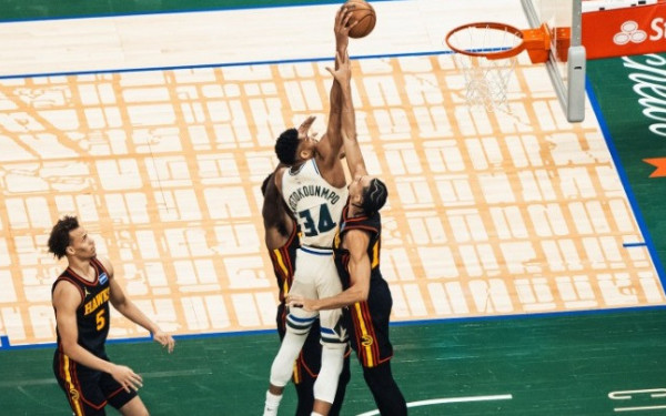 ΝΒΑ: Ήττα των Μπακς και ξέσπασμα του Αντετοκούνμπο (βίντεο)