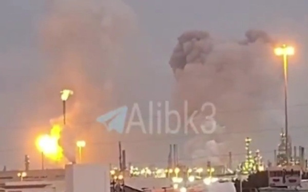 Mέση Ανατολή: Xτυπήθηκαν πετρελαϊκές εγκαταστάσεις στο Μπαχρέιν (βίντεο)