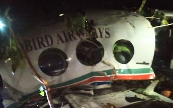 Ινδία: Έπεσε αεροπλάνο που μετέφερε 7 ασθενείς (βίντεο)