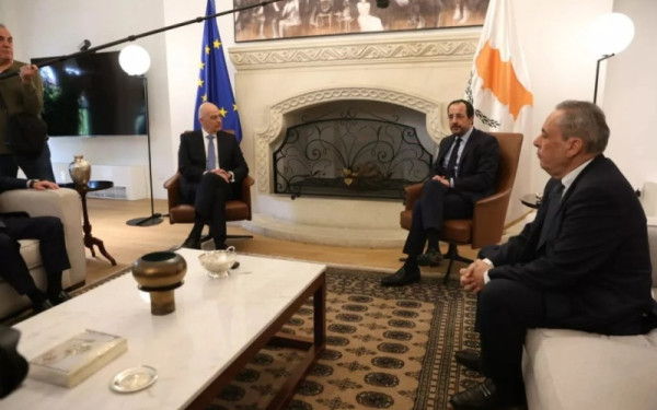 Δένδιας: Πρόθεση της Ελλάδας να παράσχει στην Κύπρο όποια βοήθεια μπορεί - Ν. Χριστοδουλίδης: Η Ελλάδα δηλώνει για μια ακόμη φορά παρούσα (βίντεο)