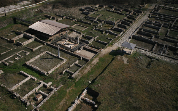 Δίον 2025: Πέντε αιώνες ζωής κάτω από δύο δρόμους