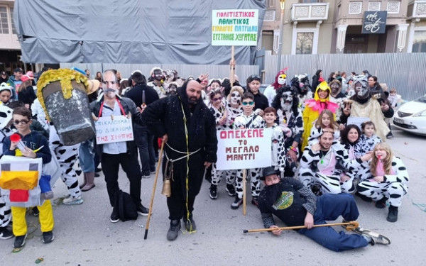 Πρόβατα, πόρσε και φραπέδες: Ο ΟΠΕΚΕΠΕ «πρωταγωνίστησε» στο καρναβάλι της Βέροιας - Δείτε φωτογραφίες