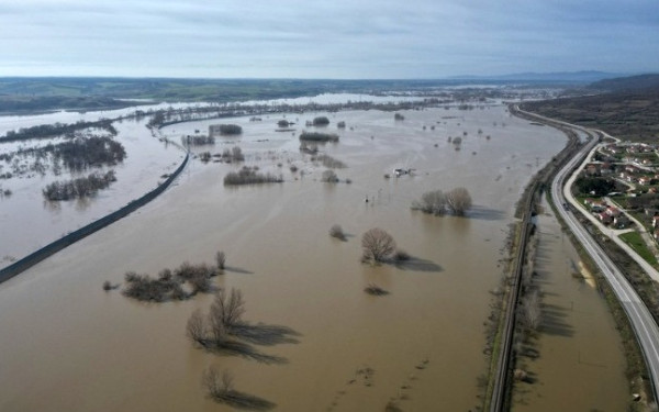 Σε επιφυλακή ο Έβρος - Ενδεχόμενη άνοδος της στάθμης των υδάτων «απειλεί» κατοικημένες περιοχές
