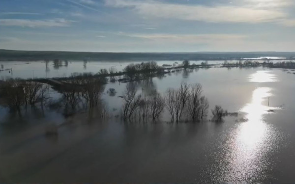 Πάνω από 100.000 στρέμματα πλημμύρισαν στον Έβρο - Σε ανεξέλεγκτη κατάσταση η αύξηση των υδάτων (βίντεο)