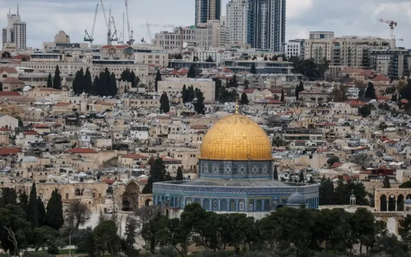 Δραματική μαρτυρία εγκλωβισμένης Ελληνίδας στη Βηθλεέμ: «Είμαστε 49 άνθρωποι - Μια κοπέλα είναι έγκυος» (βίντεο)
